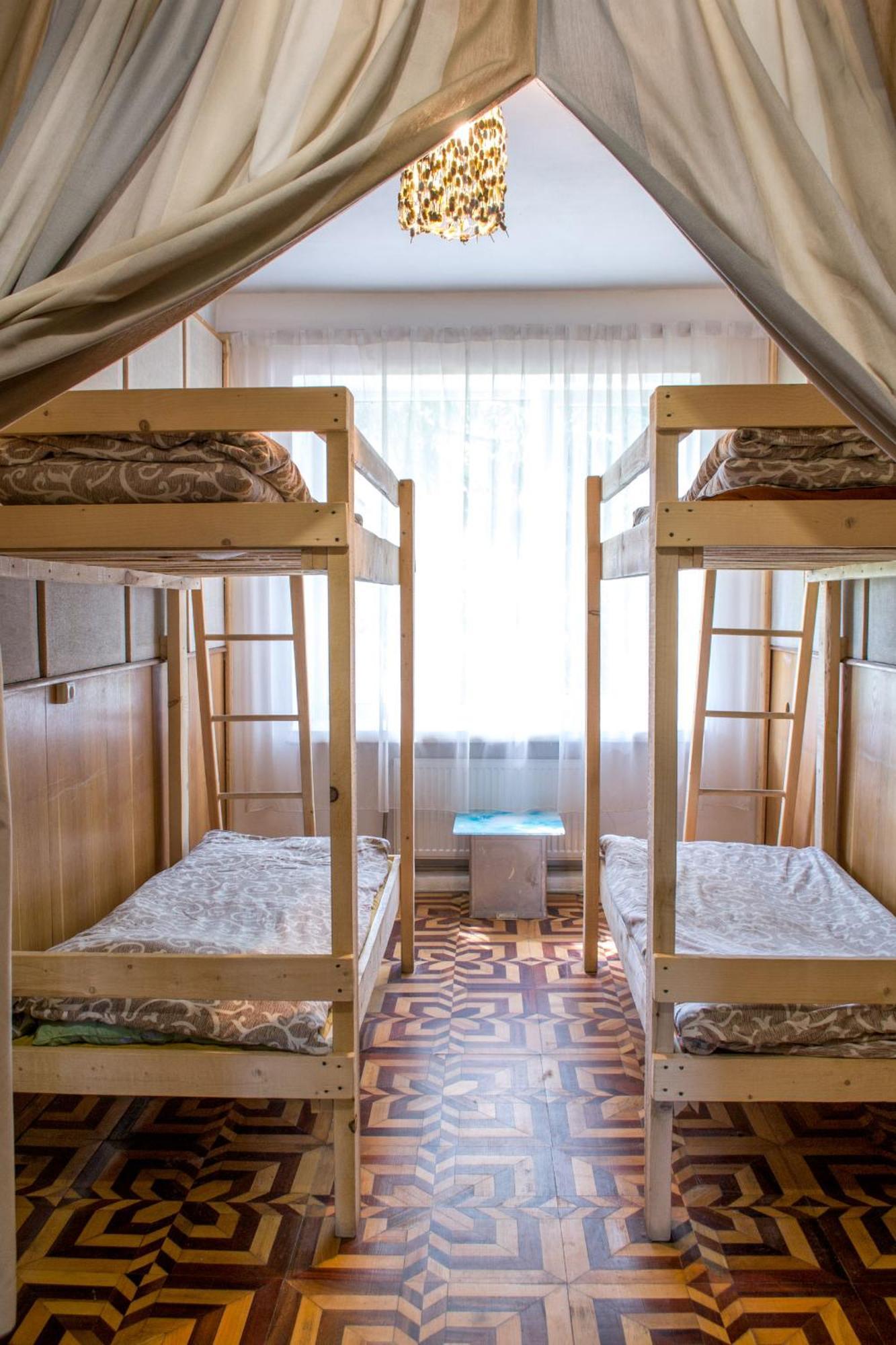 Baron Munchausen Guest House كاميانيتس - بوديلسكيي المظهر الخارجي الصورة