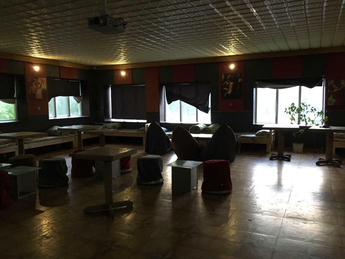 Baron Munchausen Guest House كاميانيتس - بوديلسكيي المظهر الخارجي الصورة