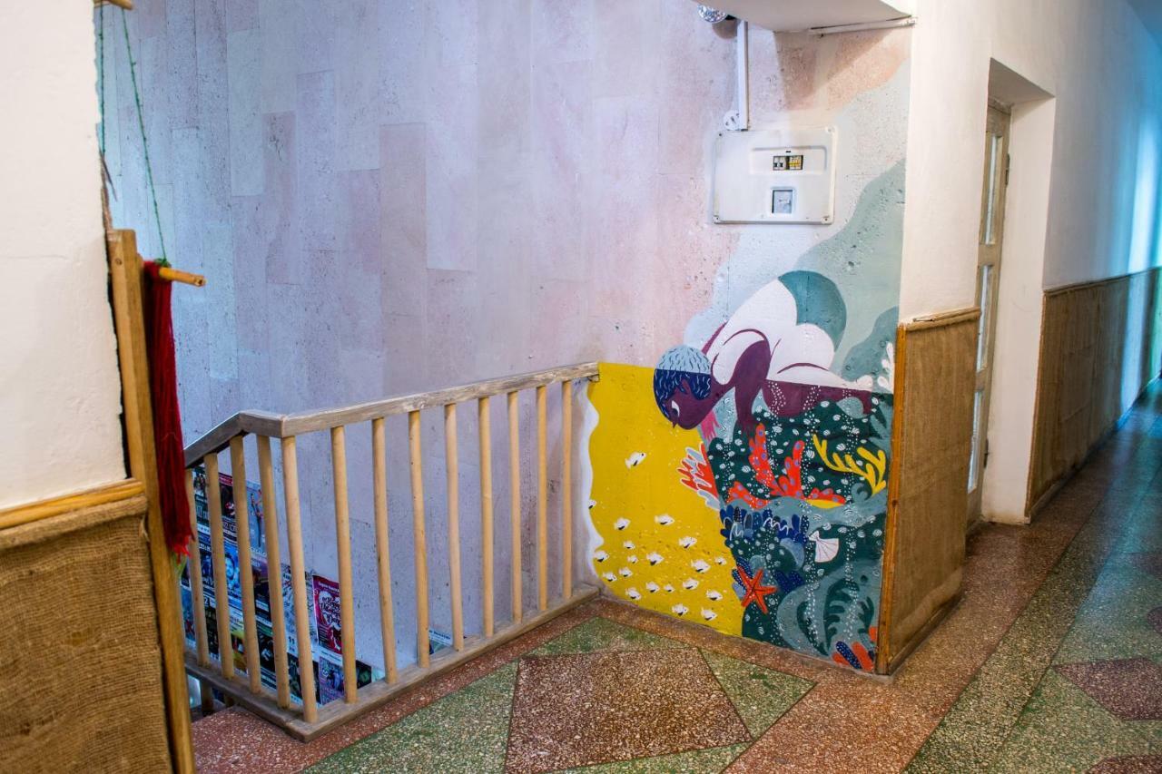 Baron Munchausen Guest House كاميانيتس - بوديلسكيي المظهر الخارجي الصورة